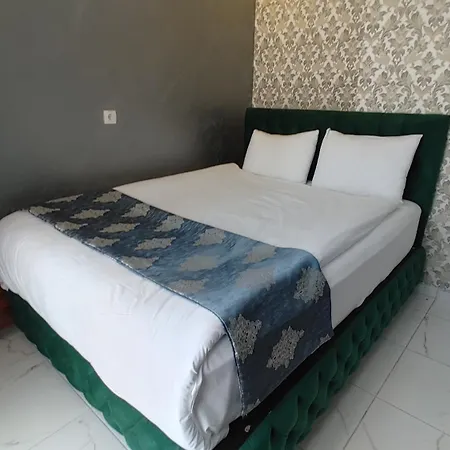 Sueper Halkali * Istambul