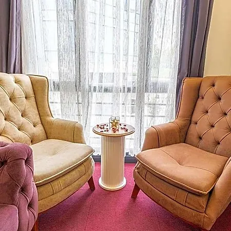 Süper Halkalı Otel İstanbul
