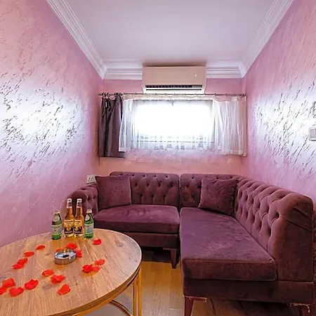 Süper Halkalı Otel *