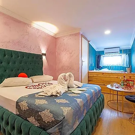 Süper Halkalı Otel İstanbul